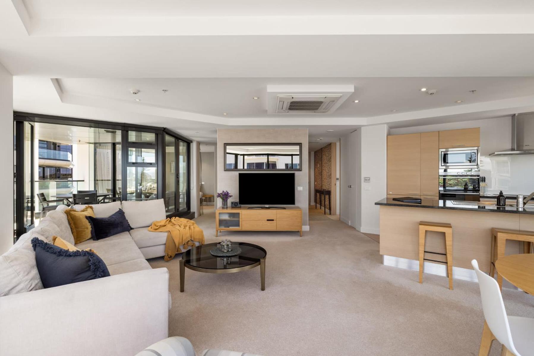 Luxury Ocean & Harbour Views - Heated Pool, Main Beach & Gym マウント・マウンガヌイ エクステリア 写真