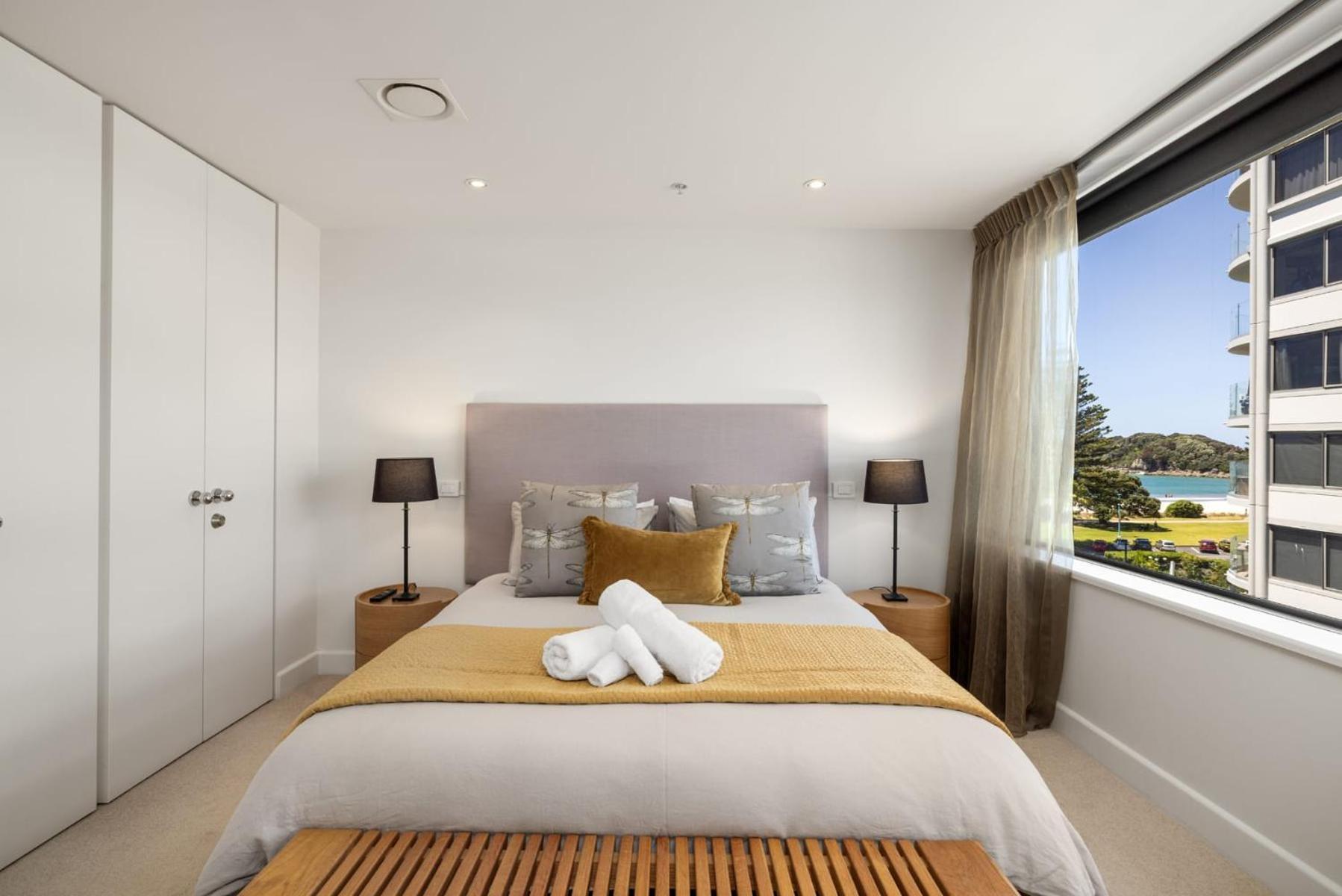 Luxury Ocean & Harbour Views - Heated Pool, Main Beach & Gym マウント・マウンガヌイ エクステリア 写真